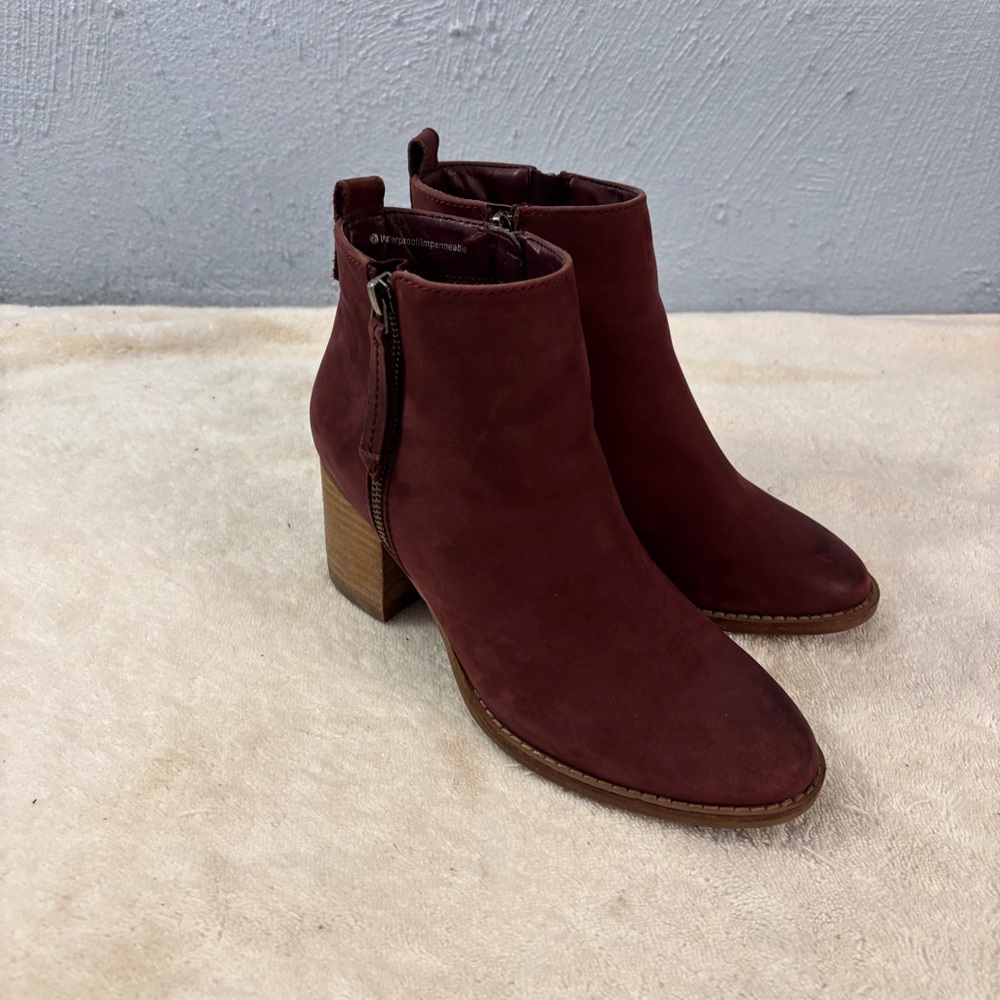 Blondo Waterproof Leather Side Zip Ankle Booties Cranberry Color SZ 7 M,Lined